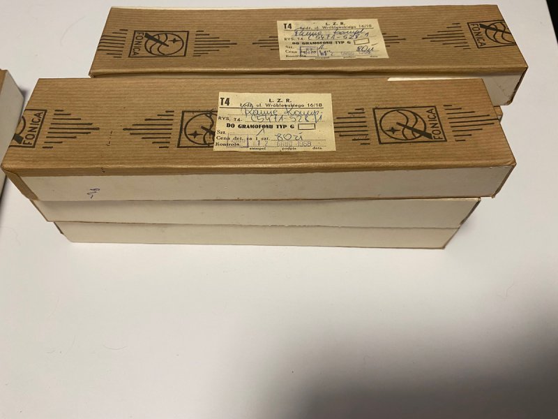 Ramiona gramofonowych z wkładkami FONICA (PRL).