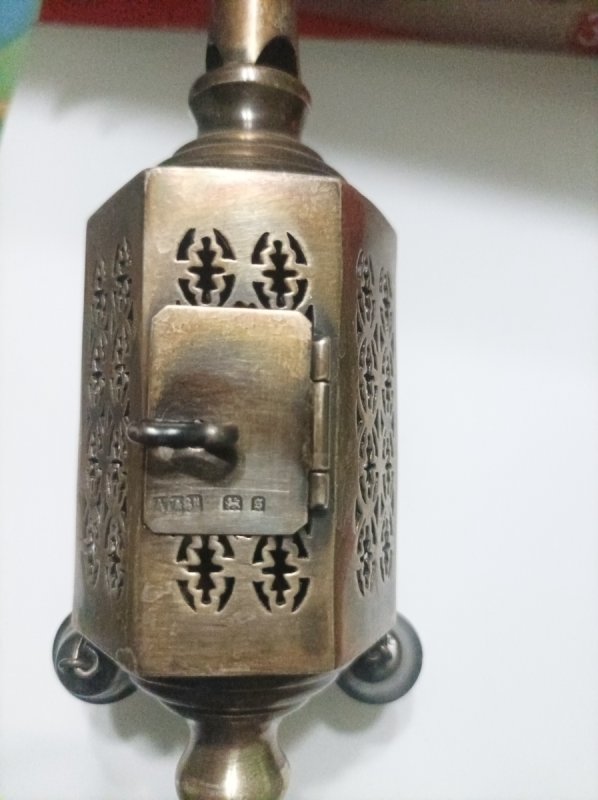 Balsaminka wieżyczkowa z dzwonkami - 01