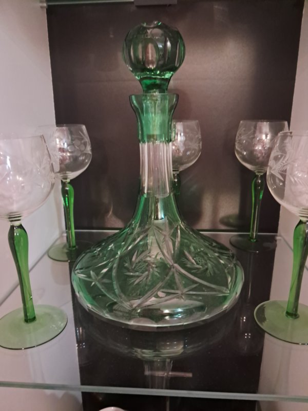 Karafka szmaragdowa - 02