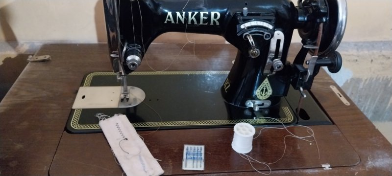 Kilka starych maszyn do szycia plus podstawa naumann - 02