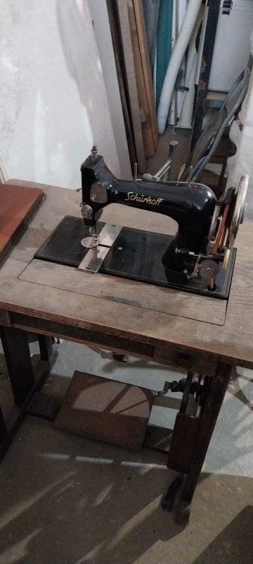 Kilka starych maszyn do szycia plus podstawa naumann - 03