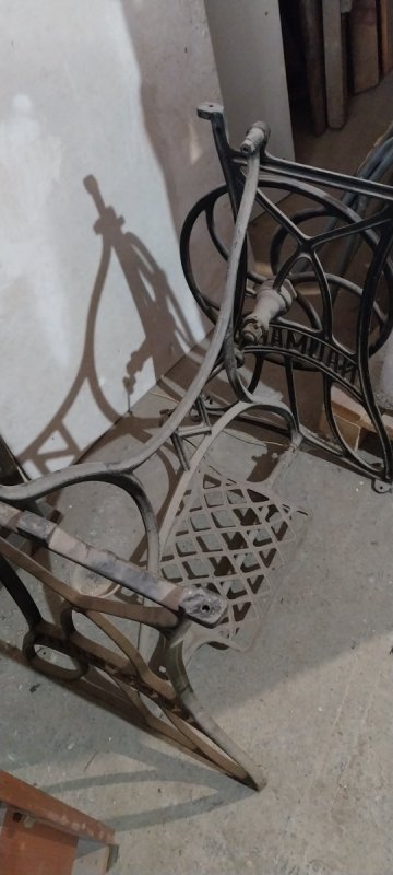 Kilka starych maszyn do szycia plus podstawa naumann - 06