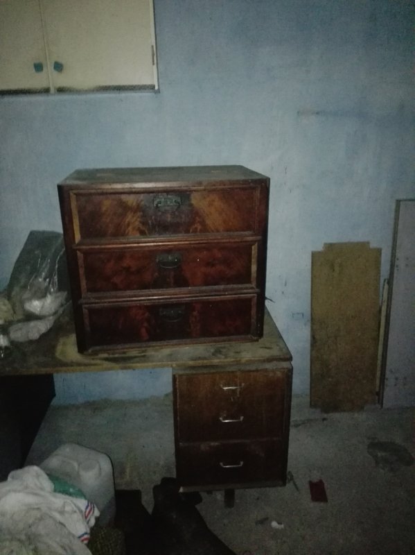 Szafk dwewniana z 3 szufladami