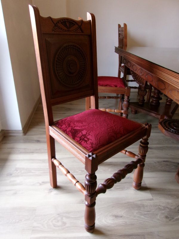 Antyczny bardzo bogato zdobiony stół. - 06