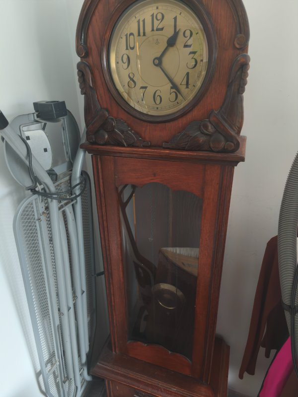 Stylowy zegar stojący