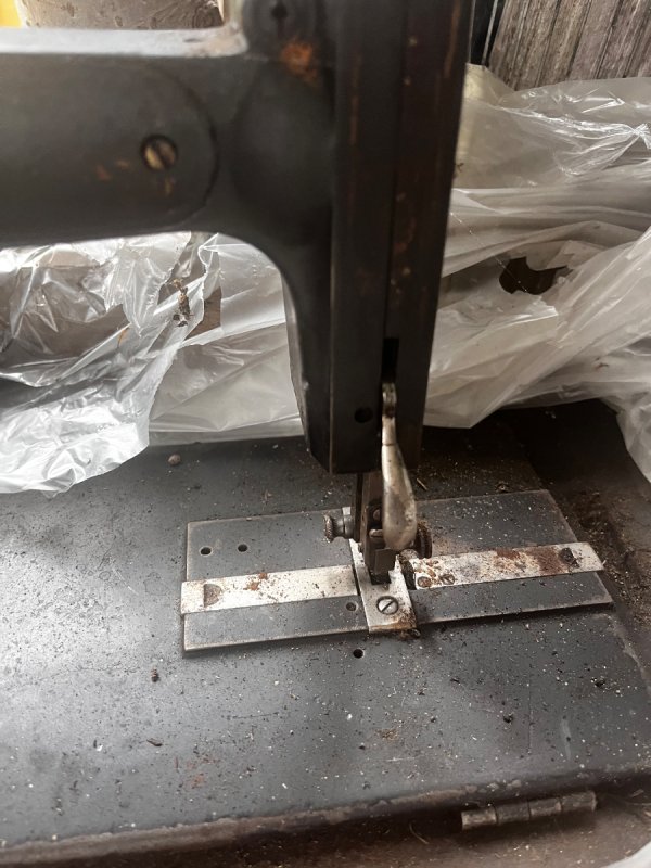 Stara maszyna szewska / kaletnicza Gritzner ręcz - 02