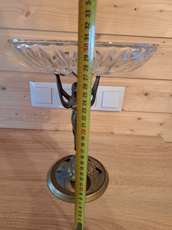 Kryształowa patera na mosiężnej figurze - 04 Kryształowa patera na mosiężnej figurze - 04