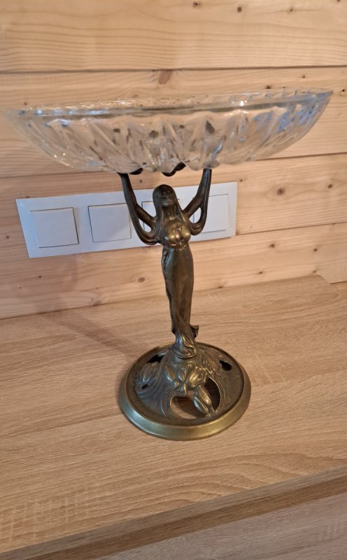 Kryształowa patera na mosiężnej figurze - 06 Kryształowa patera na mosiężnej figurze - 06