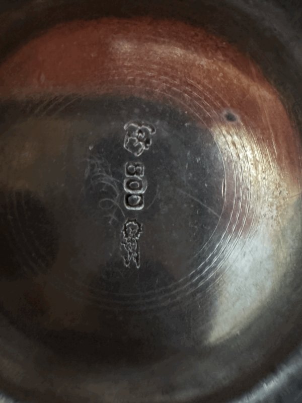 Filiżanka ze srebra z monogramem - 01