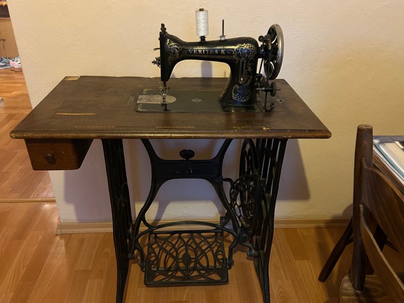 Maszyna do szycia - 01