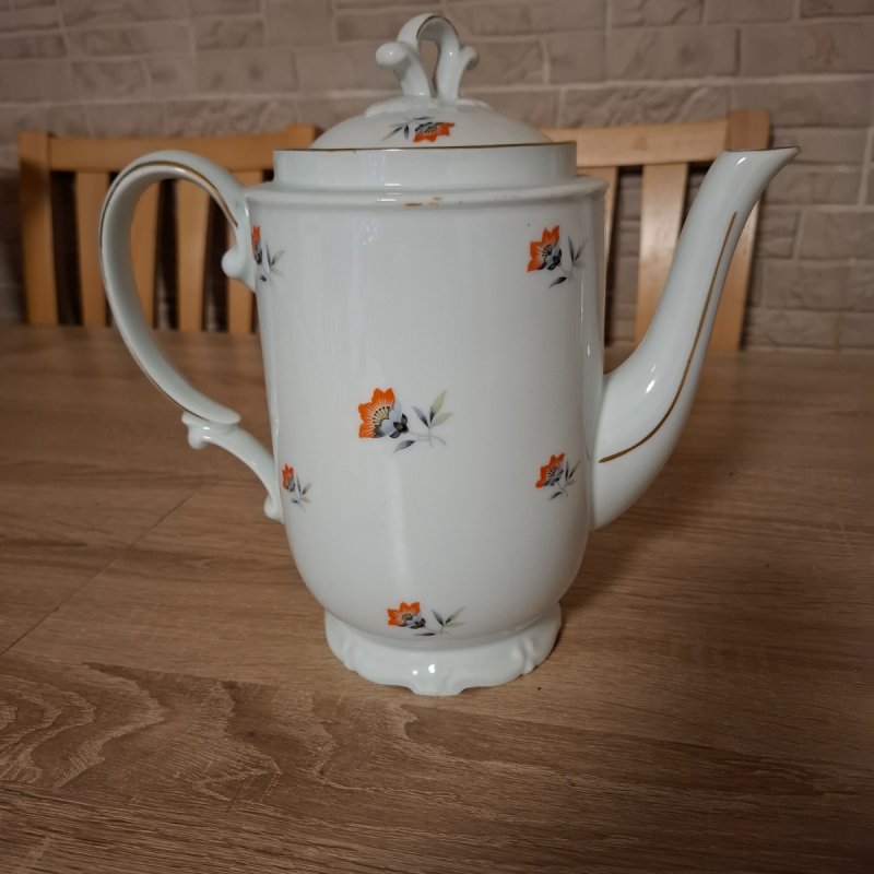 Dzbanki porcelanowe międzywojnie.