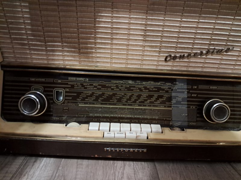 Sprzedam kolekcjonerskie radio Telefunken Concerto - 01